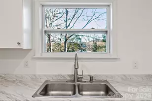 29 Alexander St, Black Mountain, NC 28711 - Photo 17