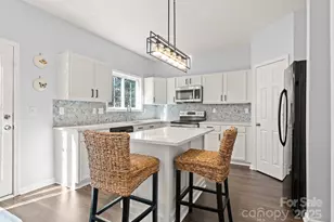 9930 Treeside Ln, Matthews, NC 28105 - Photo 7