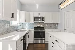 9930 Treeside Ln, Matthews, NC 28105 - Photo 9