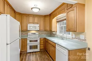 871 Indian Hill Rd, Hendersonville, NC 28791 - Photo 13