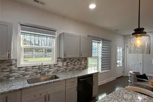 5120 Lakeview Rd, Charlotte, NC 28216 - Photo 7