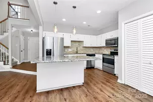 9449 Kings Falls Dr, Charlotte, NC 28210 - Photo 13