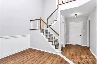 9449 Kings Falls Drive, Charlotte, NC 28210 - Photo 7