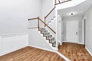 9449 Kings Falls Dr, Charlotte, NC 28210 - Photo 7