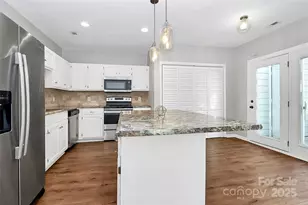 9449 Kings Falls Dr, Charlotte, NC 28210 - Photo 15