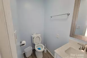 6539 Louglen Cir, Charlotte, NC 28212 - Photo 9