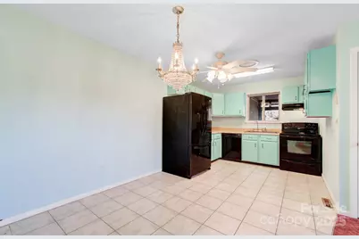 125 Freedom Road, Hendersonville, NC 28792 - Photo 15