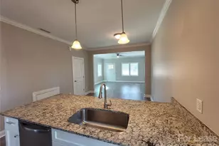 1086 20th St NE, Hickory, NC 28601 - Photo 5