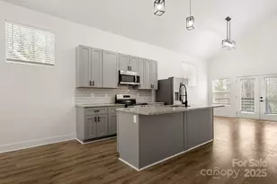 2805 Old Steele Creek Rd, Charlotte, NC 28208 - Photo 9