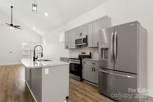 2805 Old Steele Creek Rd, Charlotte, NC 28208 - Photo 11