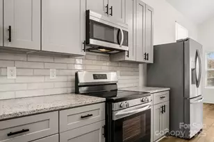 2805 Old Steele Creek Rd, Charlotte, NC 28208 - Photo 15