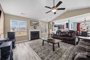 14048 Ballyshannon Ln, Charlotte, NC 28278 - Photo 5