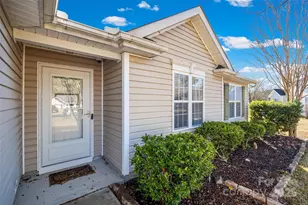 14048 Ballyshannon Ln, Charlotte, NC 28278 - Photo 3