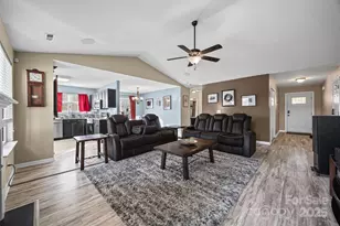 14048 Ballyshannon Ln, Charlotte, NC 28278 - Photo 7