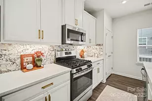 1230 Ashbury St, Charlotte, NC 28216 - Photo 9