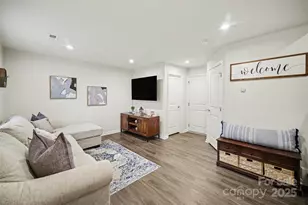 1230 Ashbury St, Charlotte, NC 28216 - Photo 25