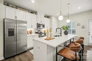 1230 Ashbury St, Charlotte, NC 28216 - Photo 5