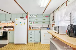 2850 Henson Creek Rd, Newland, NC 28657 - Photo 9