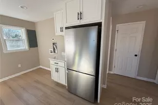 1640 1st St Cir SE, Hickory, NC 28602 - Photo 17