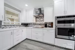 7340 Lake Front Dr, Charlotte, NC 28278 - Photo 5