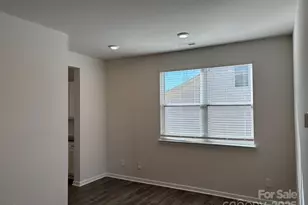 7121 Maple Run Cir, Charlotte, NC 28215 - Photo 7