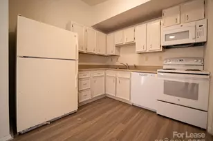 5423 Jaslie Ln, Charlotte, NC 28227 - Photo 3