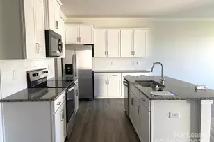 17 Cedar Hl Rd, Hendersonville, NC 28792 - Photo 1