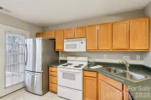 10213 University Park Ln, Charlotte, NC 28213 - Photo 21
