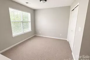 10213 University Park Ln, Charlotte, NC 28213 - Photo 5