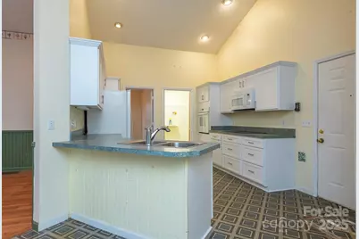 2 Woodburn Court, Swannanoa, NC 28778 - Photo 5