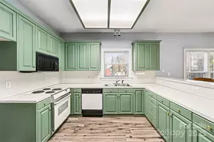 1915 Millbrook Ln, Matthews, NC 28104 - Photo 11