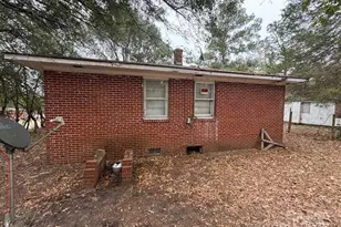 606 N Patterson St, Maxton, NC 28364 - Photo 19