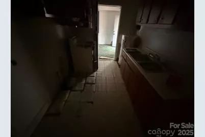 606 N Patterson Street, Maxton, NC 28364 - Photo 5