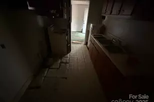 606 N Patterson St, Maxton, NC 28364 - Photo 5