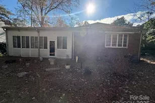 606 N Patterson St, Maxton, NC 28364 - Photo 13