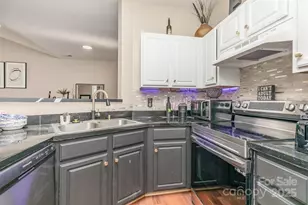 6730 Mallard Park Dr, Charlotte, NC 28262 - Photo 9