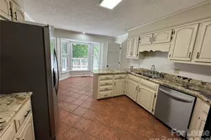 307 Fallingbrook Dr, Belmont, NC 28012 - Photo 9