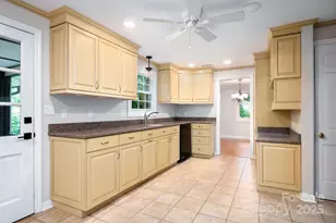 200 Allen Mountain Dr, Black Mountain, NC 28711 - Photo 17