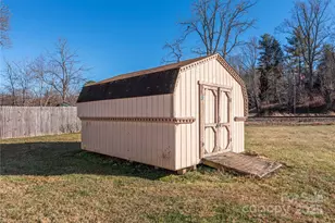 145 Killian St, Waynesville, NC 28786 - Photo 25