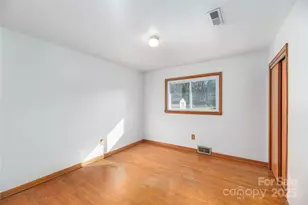 145 Killian St, Waynesville, NC 28786 - Photo 15