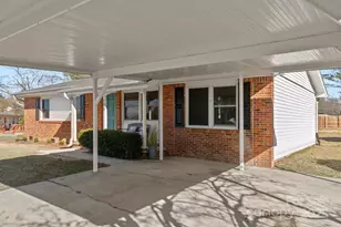 109 Willow Brook Rd, Hendersonville, NC 28792 - Photo 5