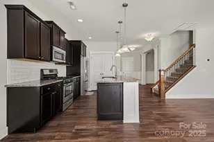 10004 Michael Crossing Dr, Charlotte, NC 28213 - Photo 9