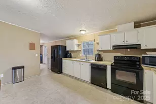 5610 Wildwood Ct, Bessemer City, NC 28016 - Photo 9