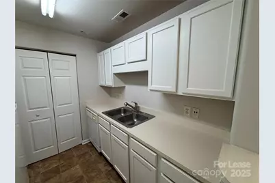 938 Plaza Walk Drive, Charlotte, NC 28215 - Photo 15