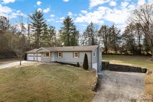 23 Coronet Ln, Hendersonville, NC 28792 - Photo 7