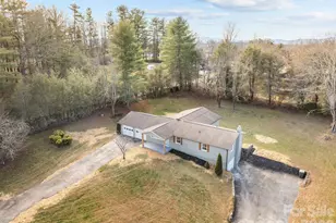 23 Coronet Ln, Hendersonville, NC 28792 - Photo 21