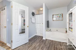 22 Ivy Gdn Dr, Candler, NC 28715 - Photo 21