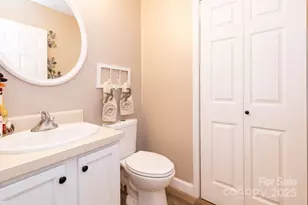 22 Ivy Gdn Dr, Candler, NC 28715 - Photo 17