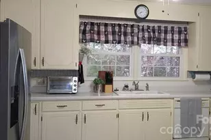 105 Woodlawn Dr, Morganton, NC 28655 - Photo 9