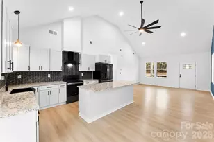 516 N Mulberry St, Cherryville, NC 28021 - Photo 9